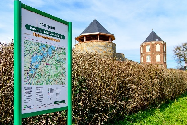Information board with cycle junctions at Montfort Castle